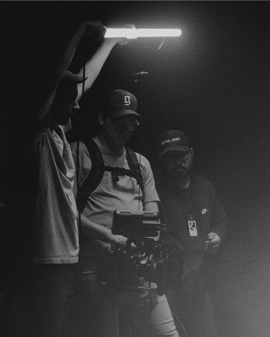 Equipe da atmos.mov gravando